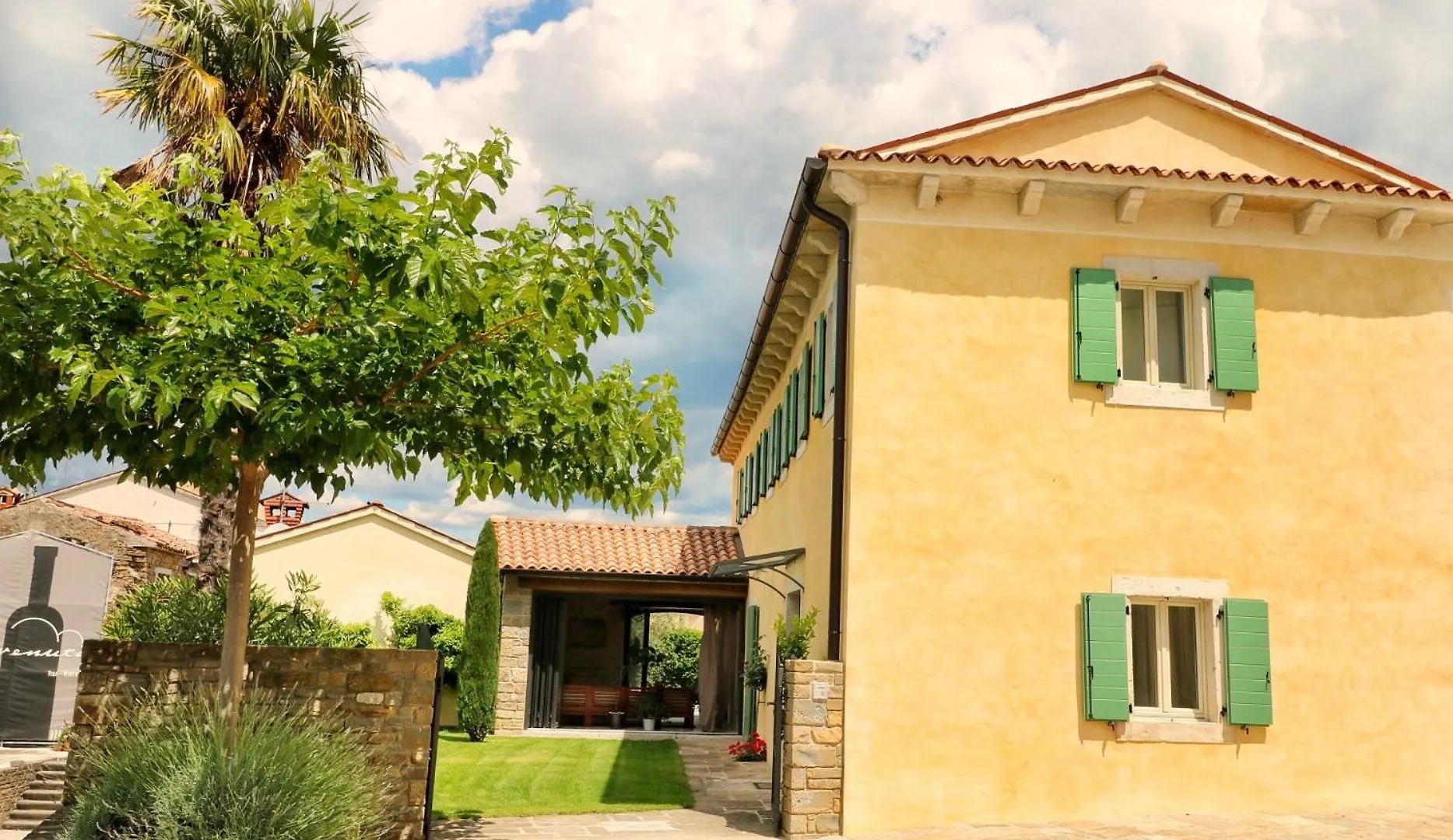 Villa Benvenuti Near Motovun For 8 People - Pet Friendly With Salt - Water Pool Kaldir Хорватия