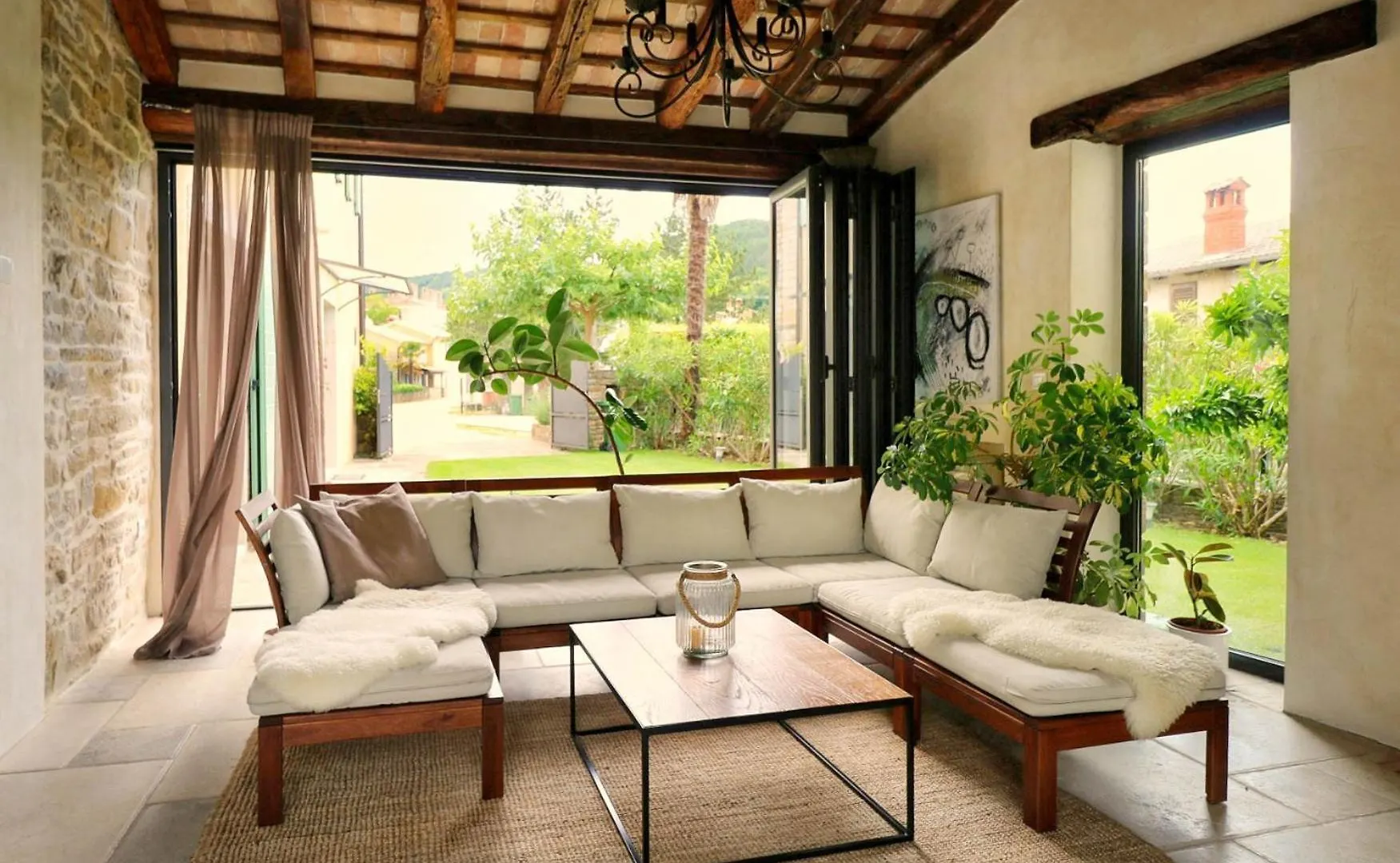 Villa Benvenuti Near Motovun For 8 People - Pet Friendly With Salt - Water Pool Kaldir